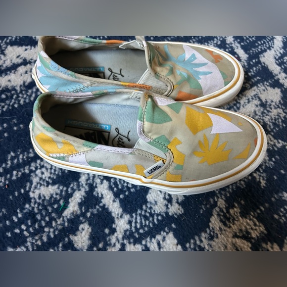 Vans Slip-On Shoes - Picture 1 of 6